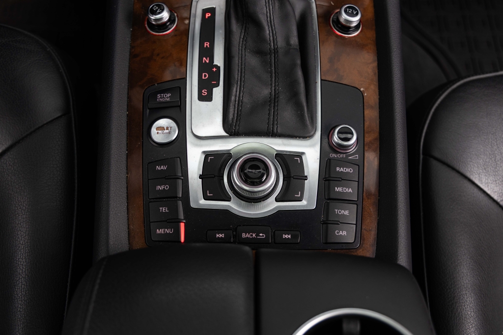 Audi Q7 2015 фото 21