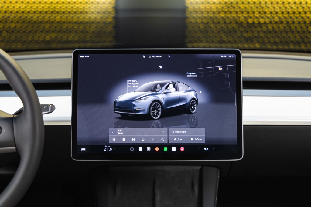 Tesla Model Y Long Range 2024 фото 31