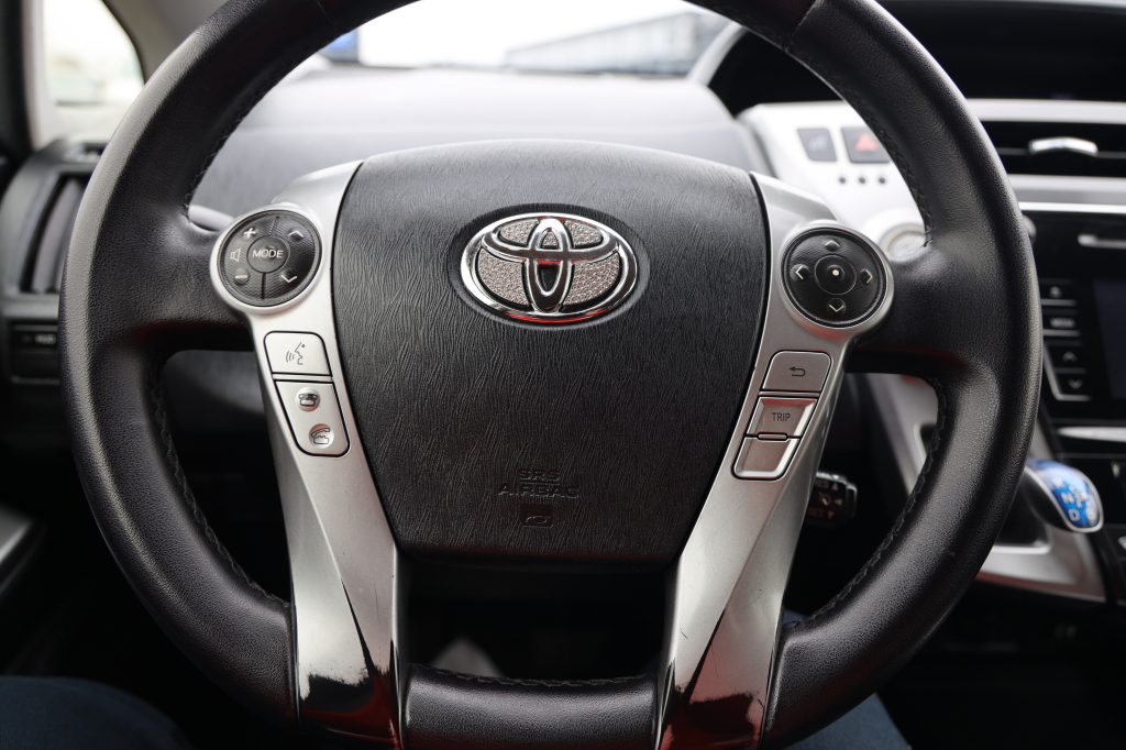 Toyota Prius Prime 2016 фото 18