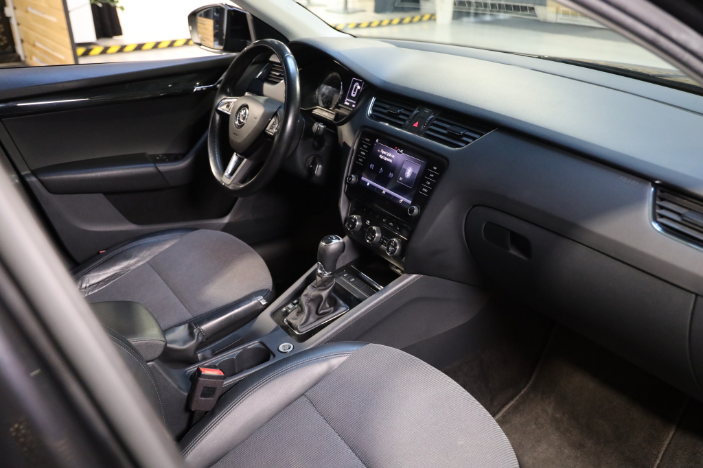 Skoda Octavia 2019 фото 9