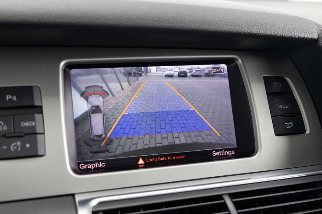 Audi Q7 2015 фото 23