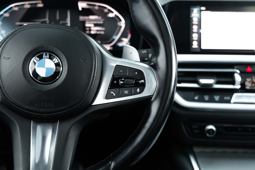 BMW 3 Series 320d 2019 фото 18