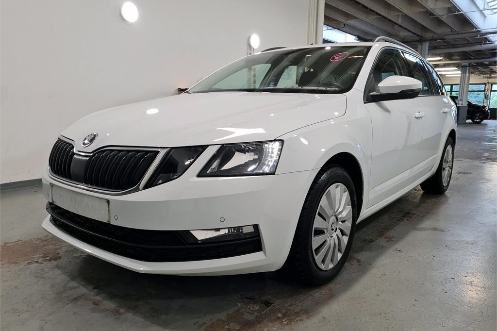 Skoda Octavia Combi 2018 фото 2