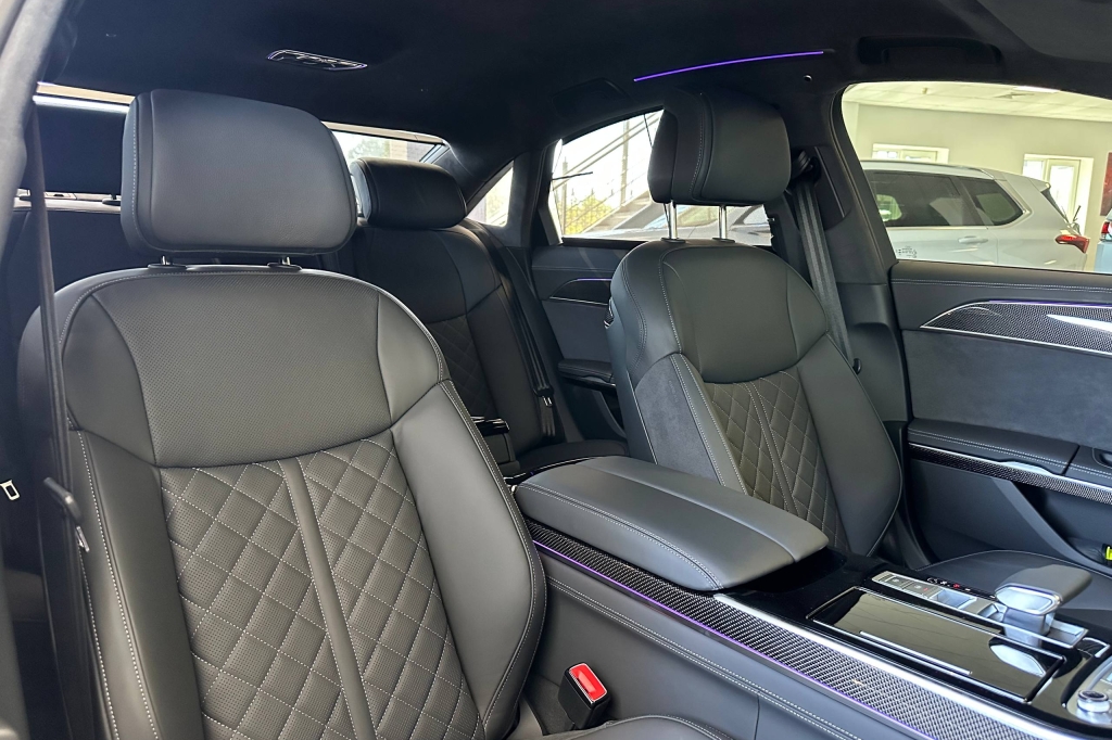Audi S8 2025 фото 14