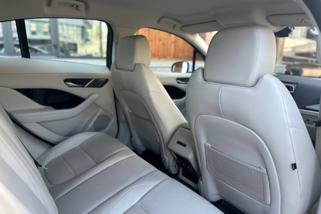 Jaguar I-Pace EV400 90kWh AWD 2018 photo 13