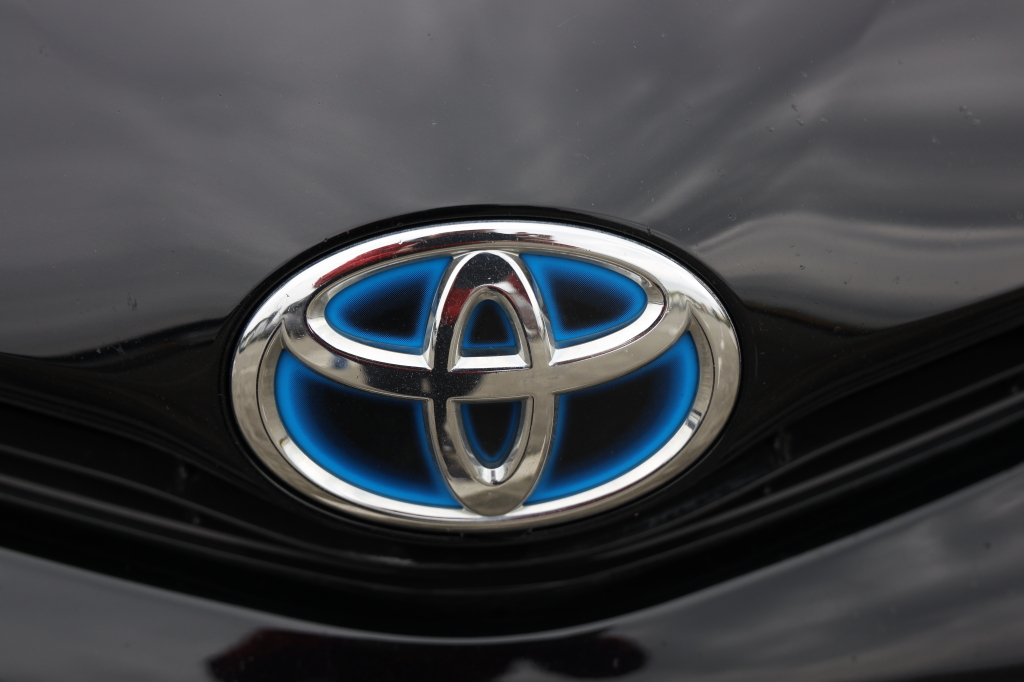 Toyota Prius Prime 2016 фото 10