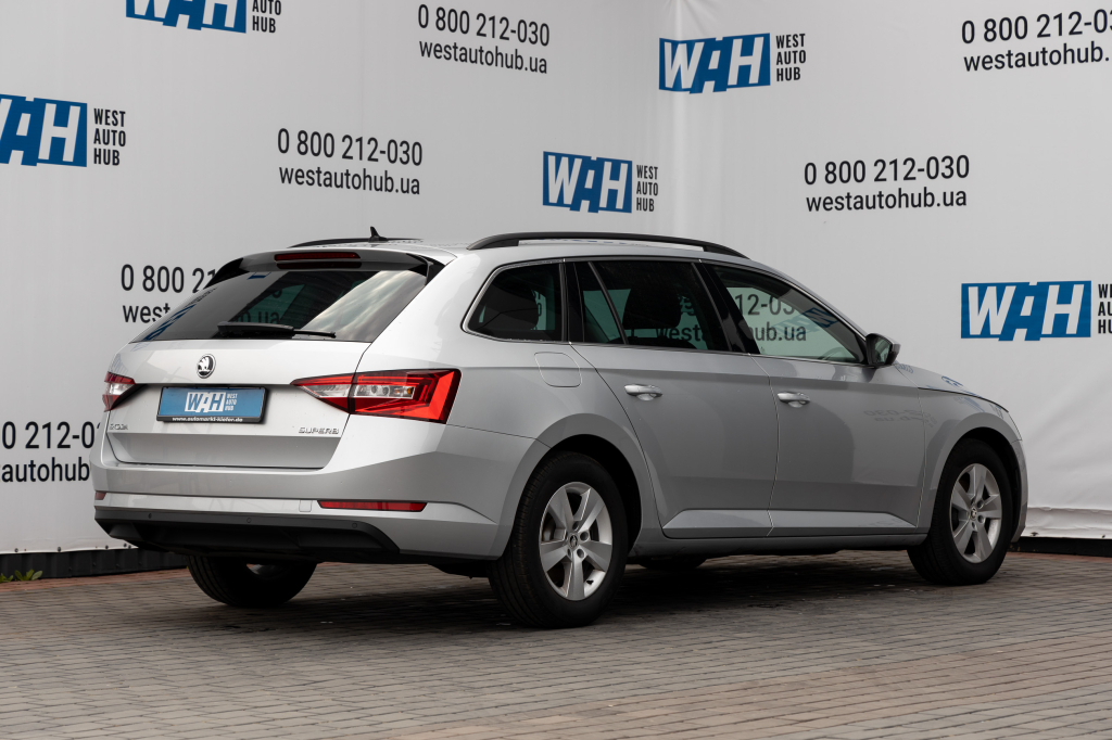 Skoda Superb 2016 фото 14