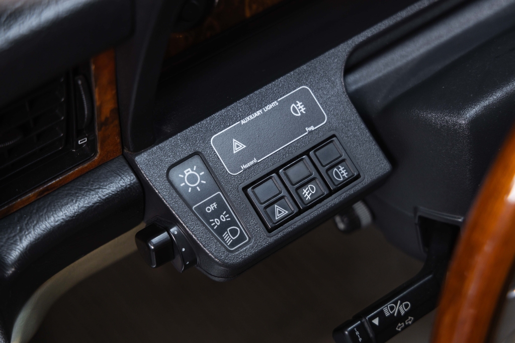 Jaguar XJ 1993 фото 31