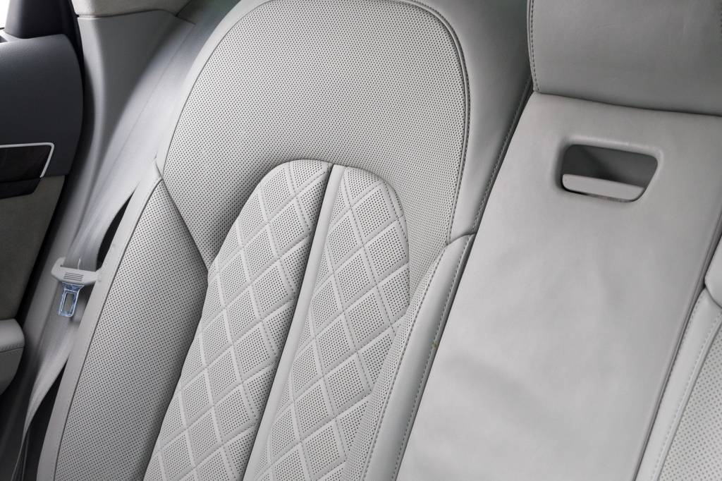 Audi A8 2014 фото 32