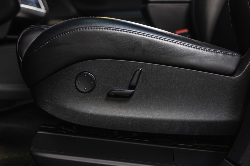 Tesla Model X 75D 2017 фото 17