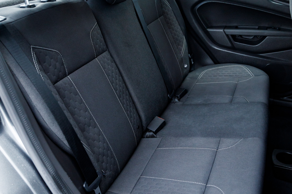 Ford Fiesta SE 2019 фото 24