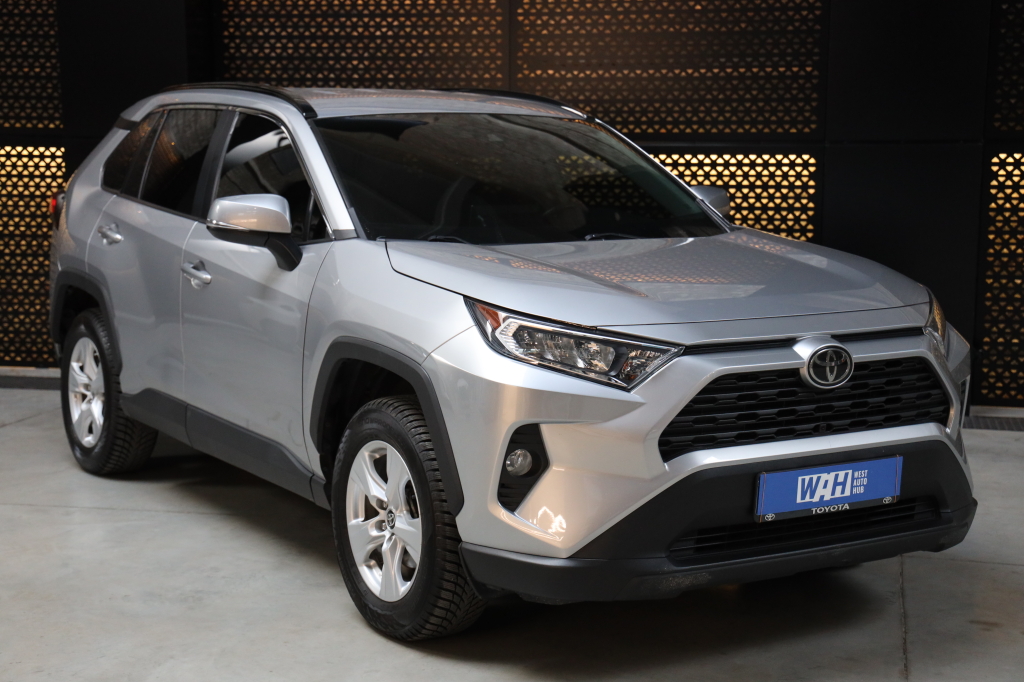 Toyota RAV4 2020 фото 1