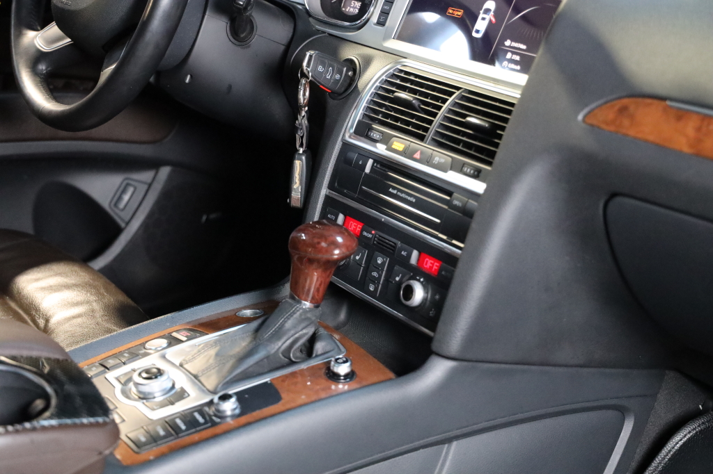 Audi Q7 2015 фото 7