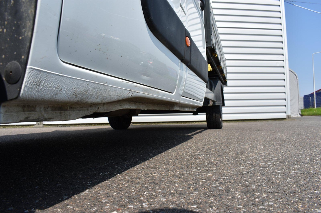 Renault Master Pritsche 2018 photo 17