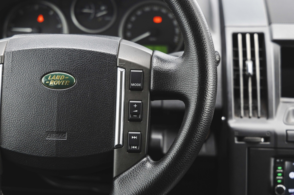 Land Rover Freelander 2010 фото 19