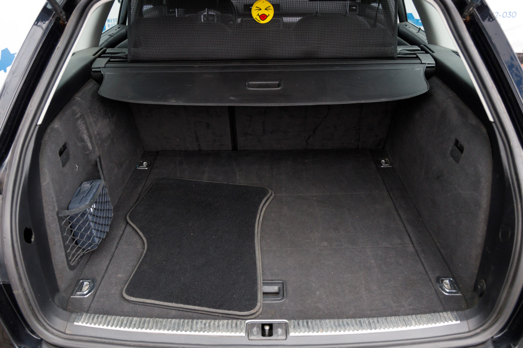 Audi A4 2005 фото 27