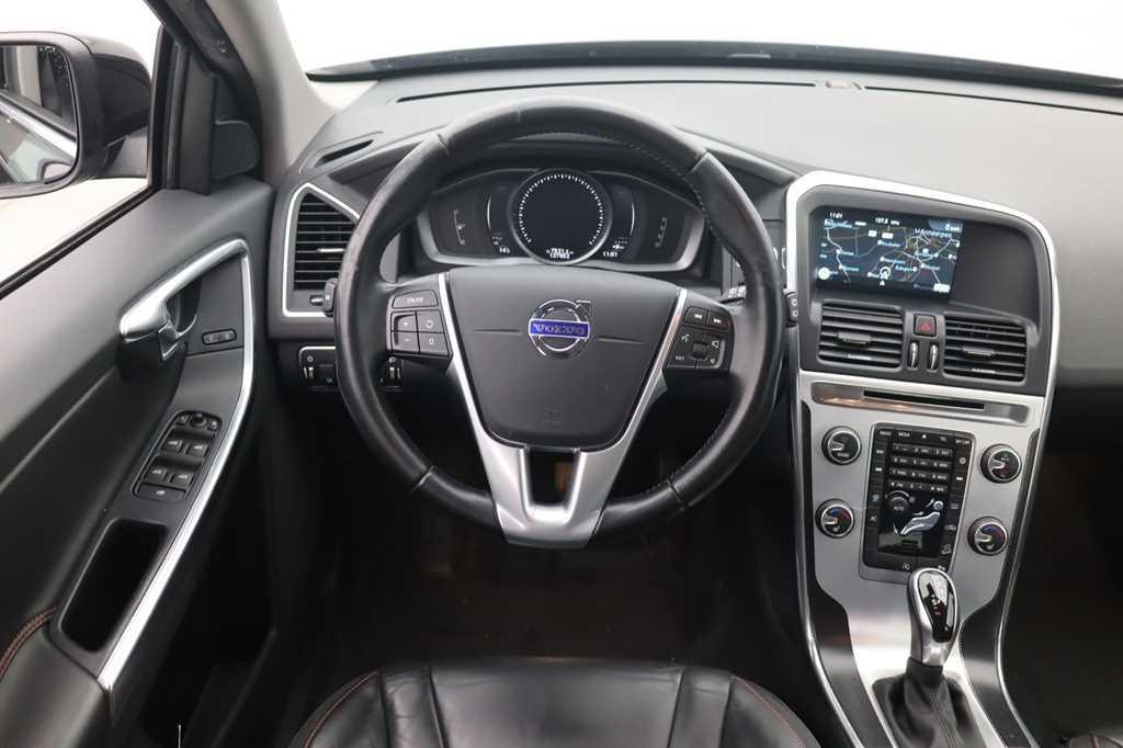 Volvo XC60 2016 фото 5