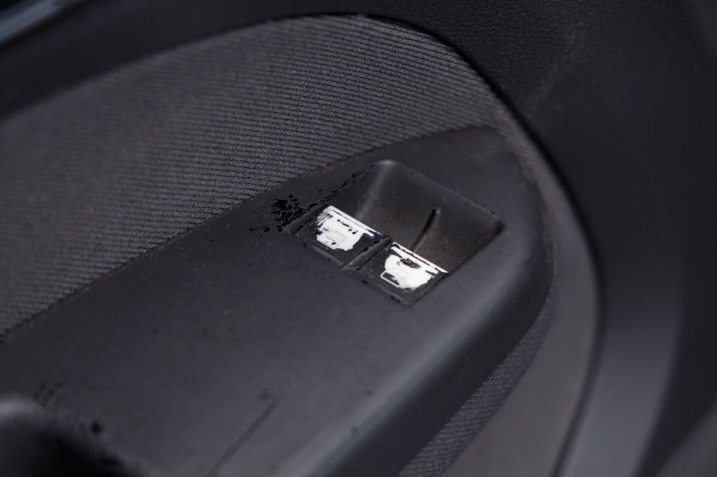 Volkswagen Touran MPI 2003 photo 21