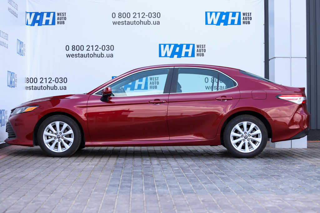 Toyota Camry LE 2017 фото 22