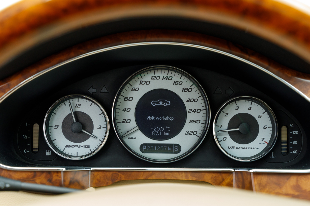 Mercedes-Benz CLS 500 2005 фото 15