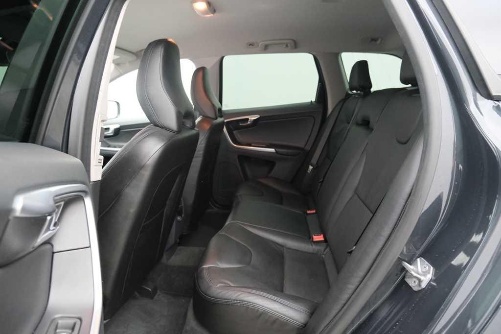 Volvo XC60 2018 photo 3