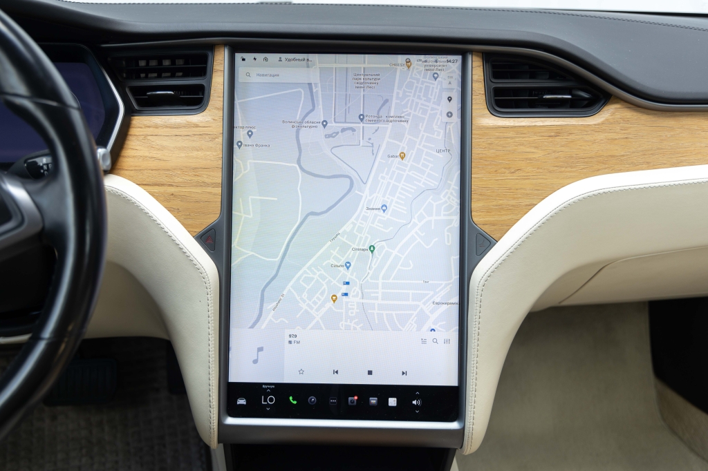 Tesla Model S 75D 2018 фото 26