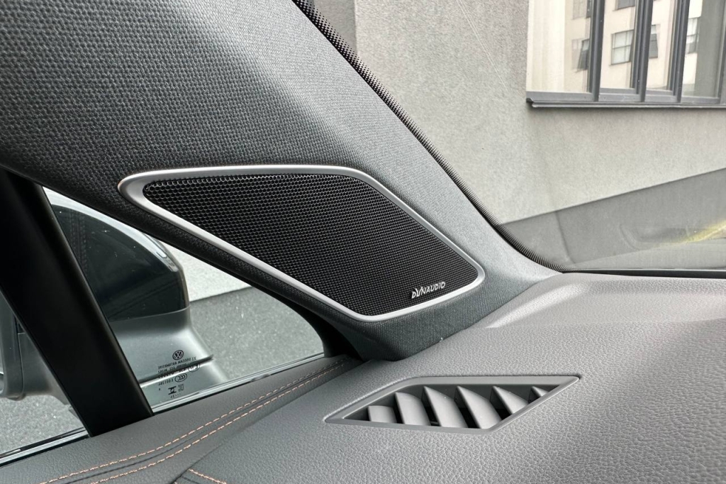 Volkswagen Touareg R-line Platinum 2024 фото 10