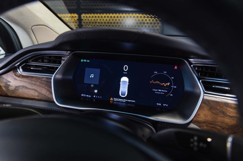 Tesla Model X 75D 2017 фото 19