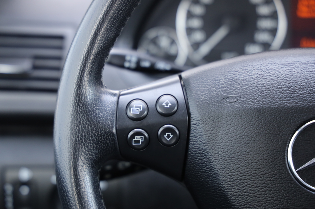 Mercedes-Benz A-Class A180 W169 2011 photo 20