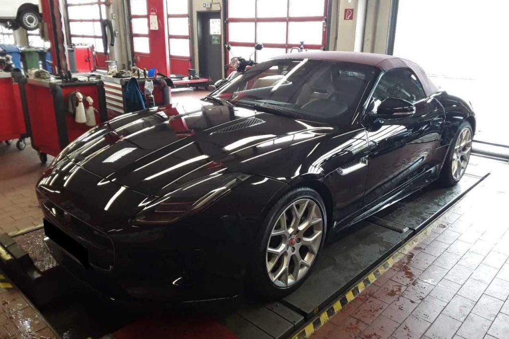 Jaguar F-Type 2017 фото 2