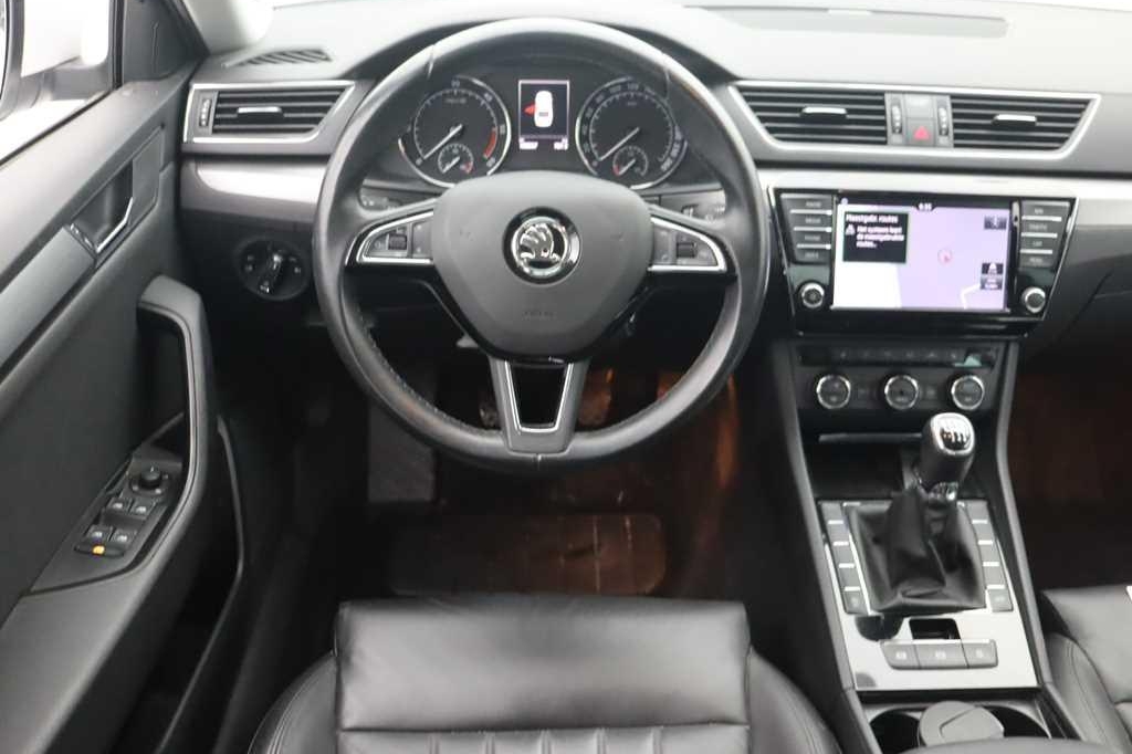 Skoda Superb 2016 photo 1