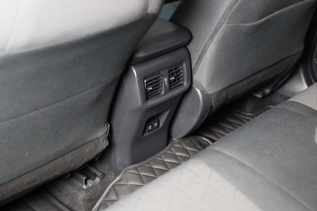 Toyota RAV4 2020 фото 15