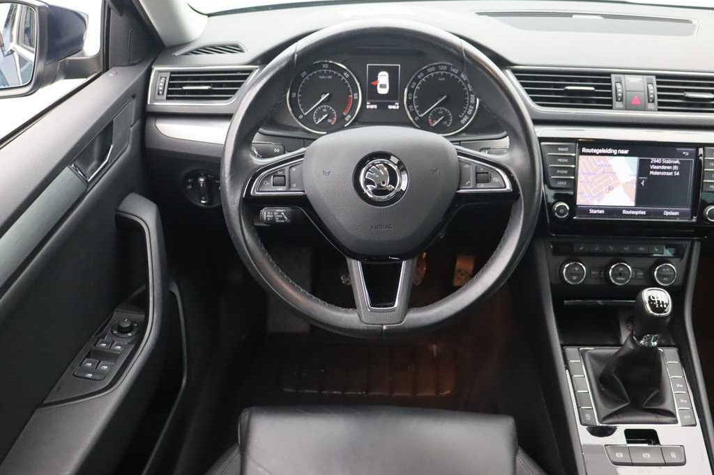 Skoda Superb 2016 фото 3