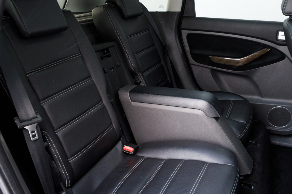 Ford C-Max Ghia photo 24