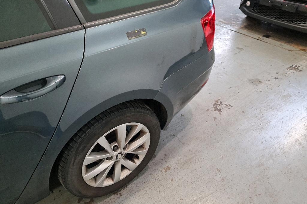 Skoda Octavia Combi 2018 photo 43