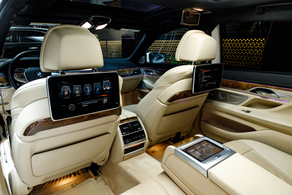 BMW 740 2016 фото 37
