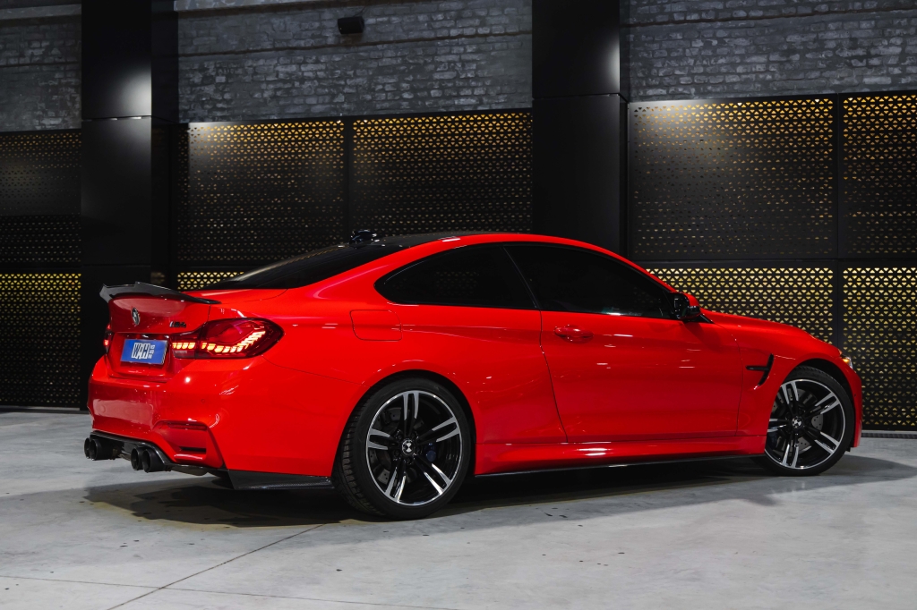 BMW M4 2015 фото 14