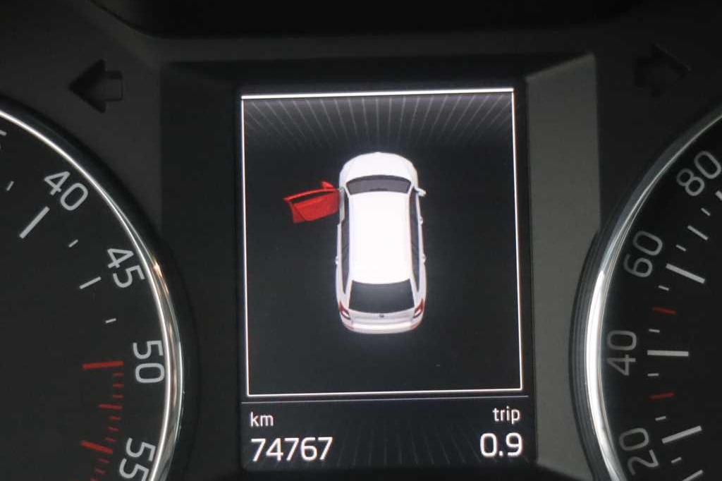 Skoda Octavia Combi 2015 фото 6