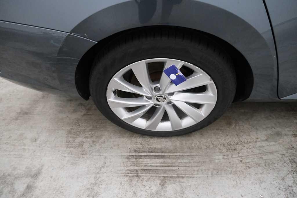 Skoda Superb Combi 2016 фото 69