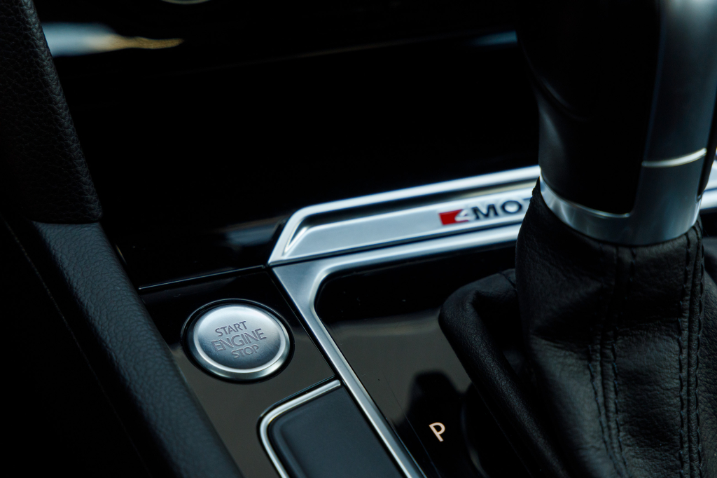 Volkswagen Passat B8 Highline 4Motion 2016 фото 16