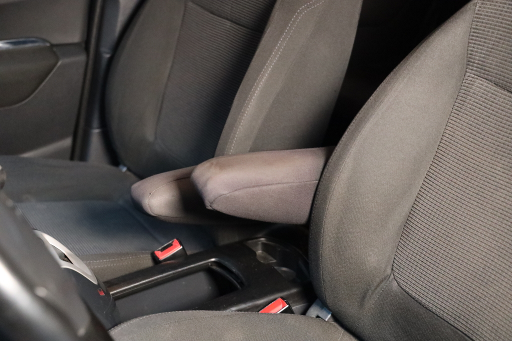 Peugeot 5008 2010 photo 21