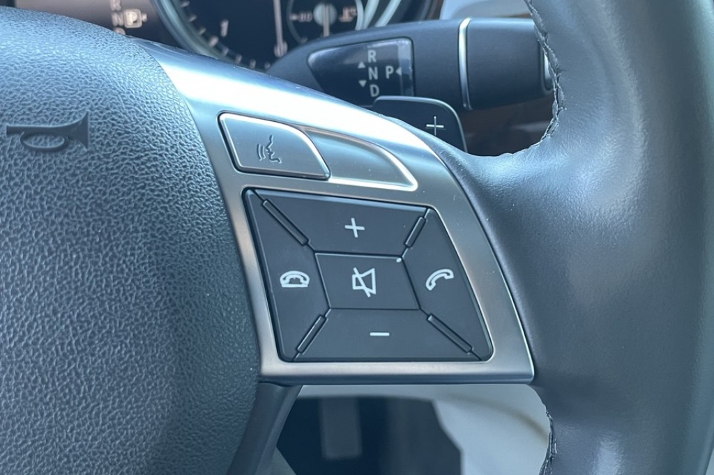 Mercedes-Benz M-Class 350 2013 photo 21