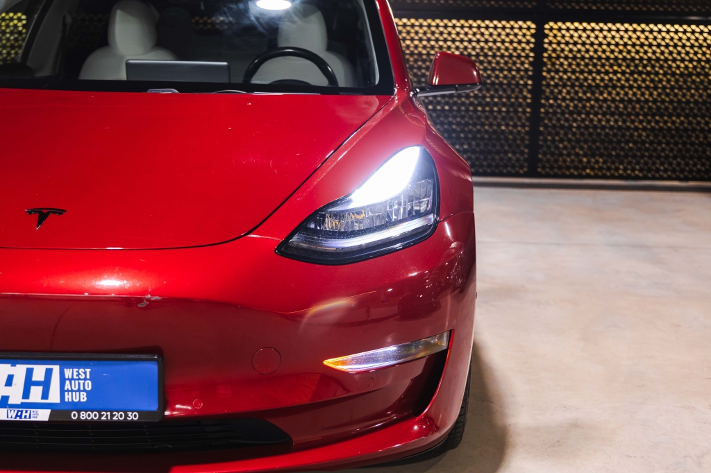 Tesla Model 3 Long Range Performance 2018 photo 2