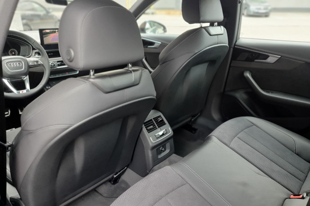 Audi A4 40 TFSI S-tronic 2023 фото 13