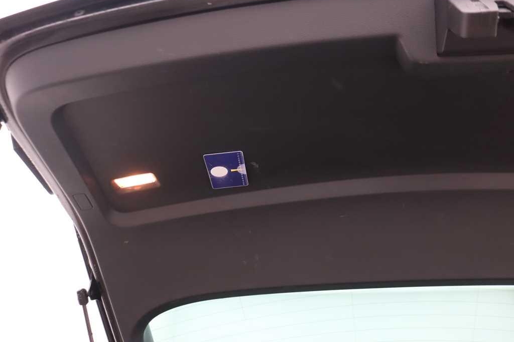 Skoda Superb Combi 2017 фото 38