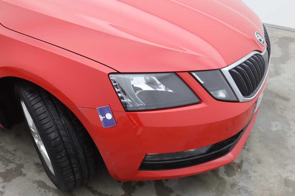 Skoda Octavia Combi 2018 фото 26