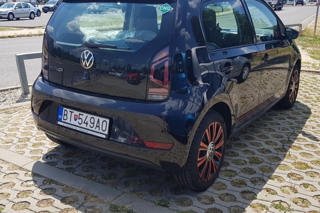 Volkswagen Up 2020 photo 1