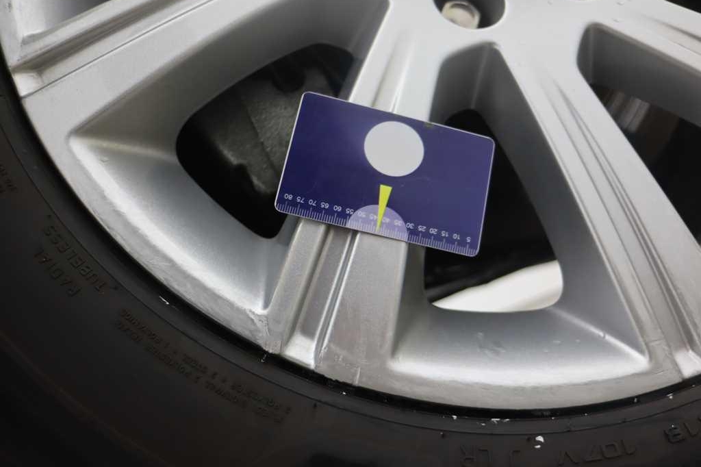 Jaguar E-Pace 2018 фото 22