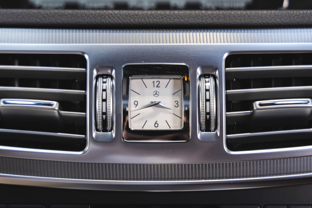 Mercedes-Benz E-Class E350 2014 photo 24