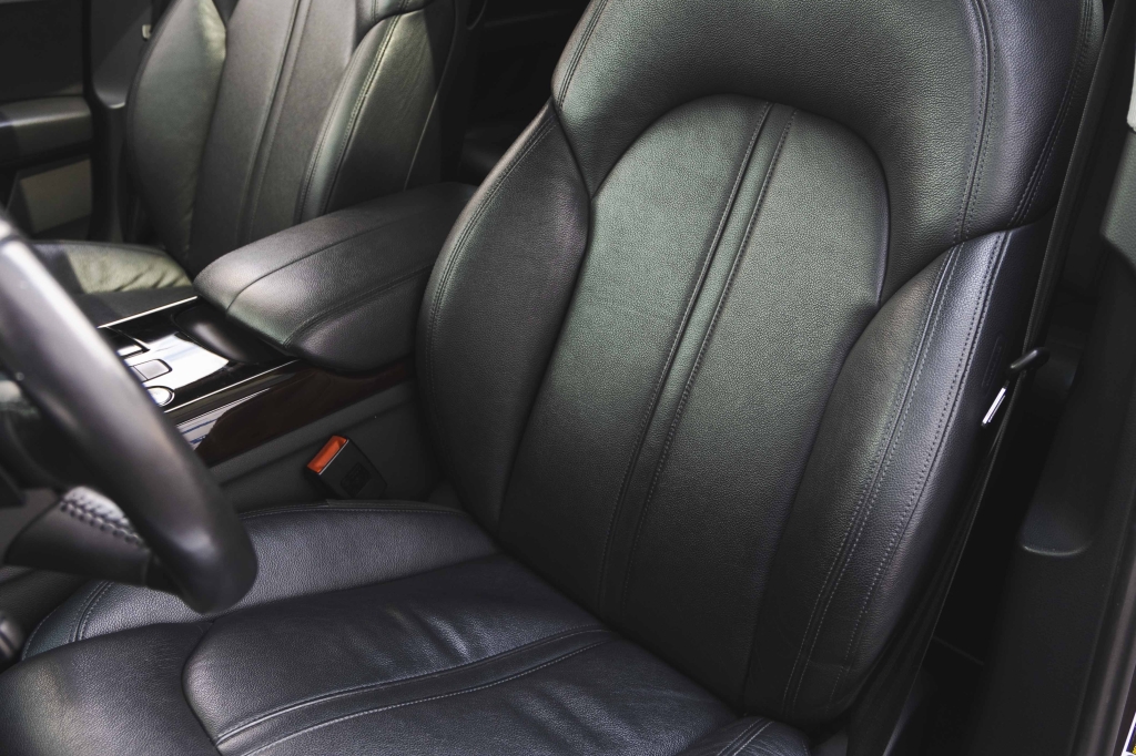 Audi A8 2015 фото 17